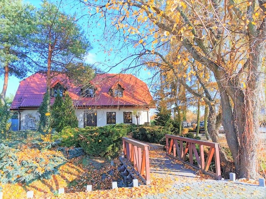 Dobry Klimat Uniejow Exteriör bild